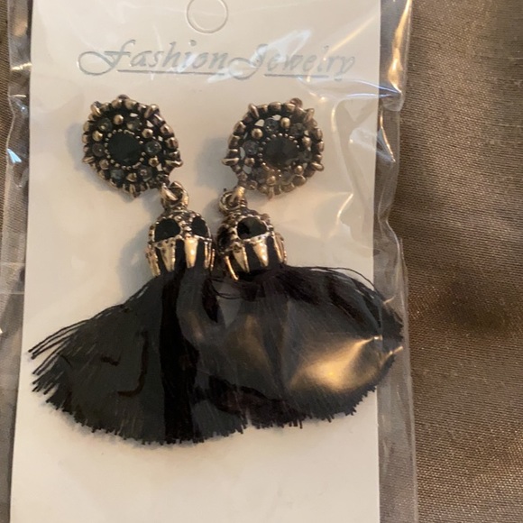 Earring - Picture 2 of 2